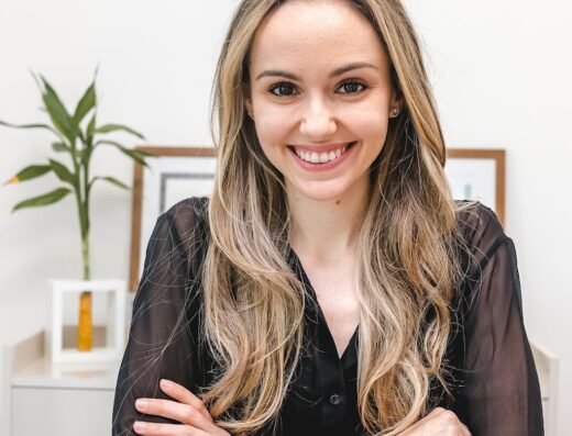 Dra. Elisa Macedo – Dentista Moema | DTM e dor Orofacial, Bruxismo, Prótese, Facetas, Clareamento